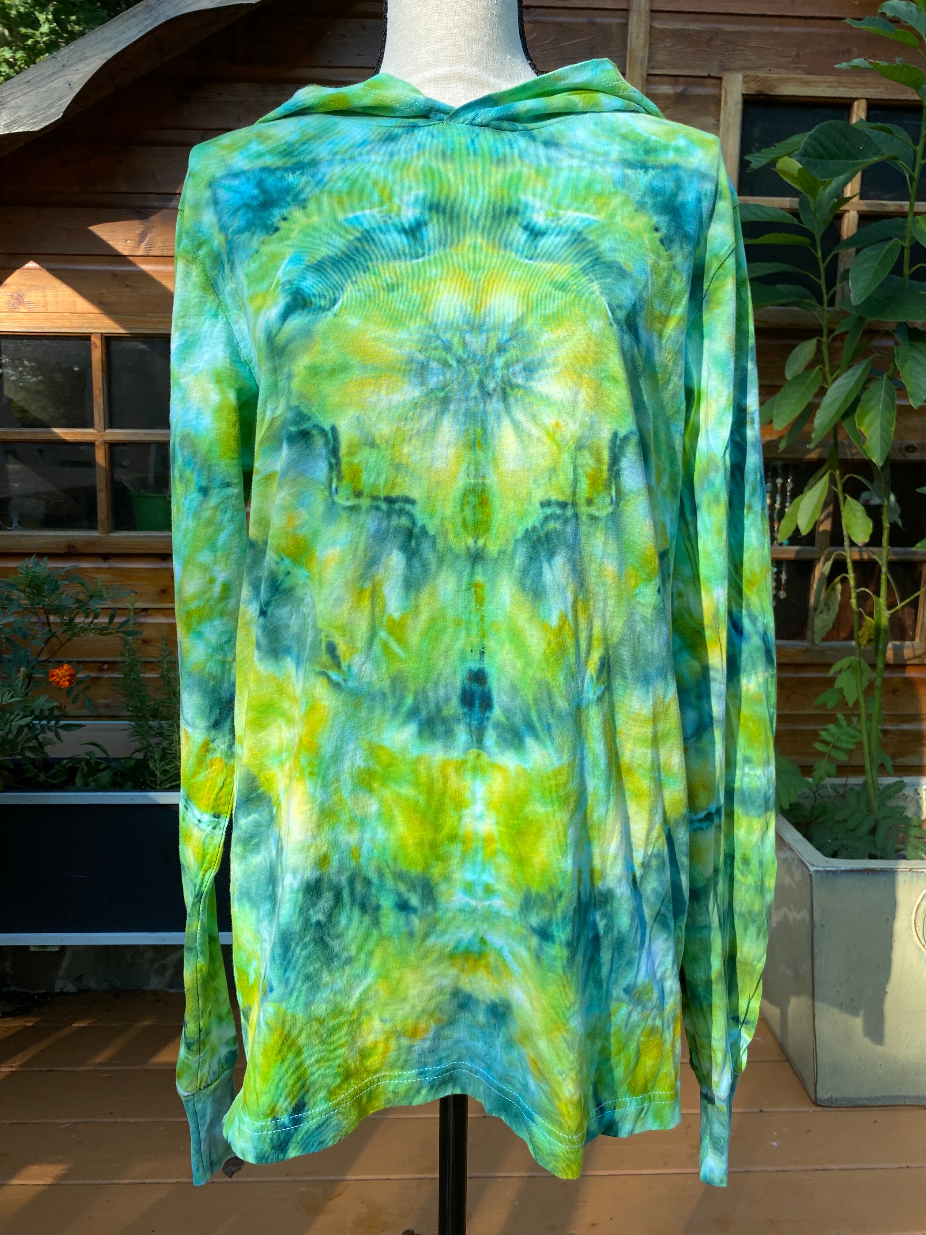 Tie-Dye Long-Sleeved Hooded T-Shirt (Lime Green) - Medium